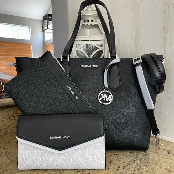Michael Kors Handbags - New Mk 3 PCS set🖤 Kimberly